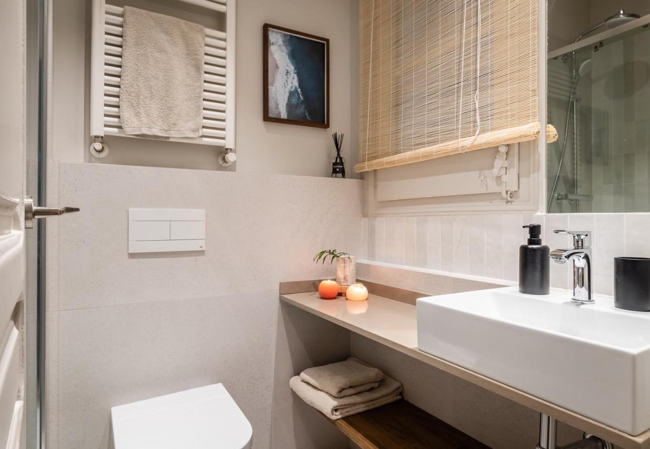 Tomini - 2 Bedrooms In Eixample Esquerra